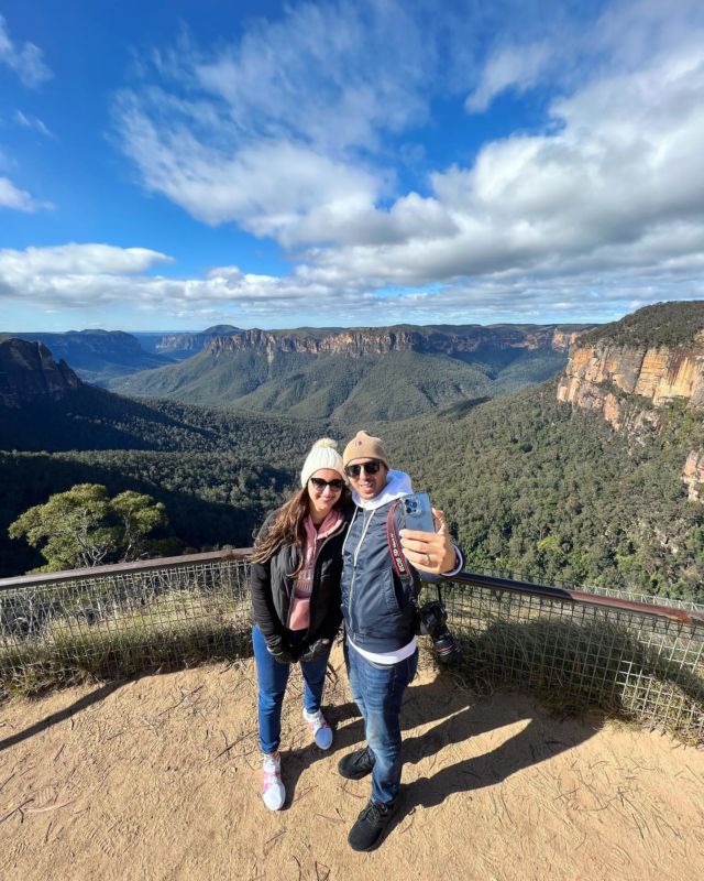 An absolute stunner of a day in the Blue Mountains today with these two love birds.....#ilovesydney #yoursydneyguide #seeaustralia #australiabound #vip #wanderlust #jetset #igtravel #vacation #traveling #familytravel #sydneyprivatetours #roadlesstravelled #luxuryispersonal #bespoketravel #newsouthwales #sydney #australia #bluemountains #bluemountainsaustralia #honeymoon