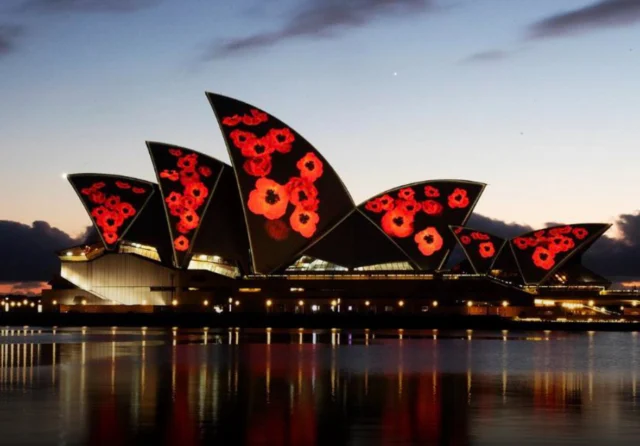 Today marks Remembrance Day, the shells of the Sydney Opera House illuminated at dawn and dusk with the symbol of the day, the red Flanders poppy. The Day commemorates the sacrifice and service of Australia's war veterans and current serving personnel. Lest We Forget.#remembranceday #sydneyoperahouse #lestweforget🌺 #sydney #australia #yoursydneyguide