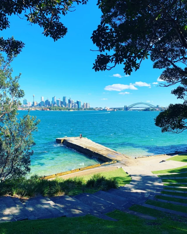 For a different perspective of Sydney Harbour, Bradleys Head fits the bill perfectly with its sweeping, panoramic views. Pictured is the beautiful Bradleys Head Amphitheatre where you can take some stunning snaps 📸📍Located on Sydney’s North Shore in the suburb of Mosman and in Sydney Harbour National Park.📍A stop on the picturesque 4km Bradleys Head to Chowder Bay bushwalk.⛴️ Catch a ferry from Circular Quay to Taronga Zoo Wharf to start the leisurely stroll to the amphitheatre.🐒 Or as an added activity while you visit the zoo.Or join Your Sydney Guide for a custom, private Sydney city day tour and we’ll take you there in comfort. Hit the link in our bio for info on all our tours. #bradleyshead #bushwalk #sydney #australia #yoursydneyguide #privatesydneytours