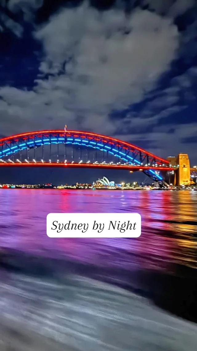 Sydney comes alive at night with light, and whether you're a keen photographer or more of a dabbler, we can show you all the best vantage points for the perfect pic of this sparkling city.#sydneyatnight #sydney #australia #photography #yoursydneyguide #privatesydneytours
