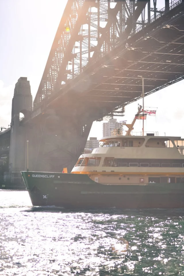 Did someone say “free ferries”? Yep, that’s right, ferries ⛴️ are free to ride on Sydney Harbour from now until October 6 due to industrial action. Going for a ferry trip on our stunning harbour is a must-do on your Sydney holiday, so if you’re here during this time, make the most of it! All public Sydney Ferries routes are on offer including to Manly, Taronga Zoo, Darling Harbour, Barangaroo, Watsons Bay and Cockatoo Island. All aboard! #freeferries #ferries #sydney #australia #sydneyharbour #yoursydneyguide